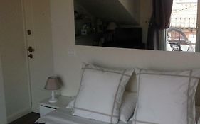 Apartment Pied A Terre With Terrazza In Milan City Center