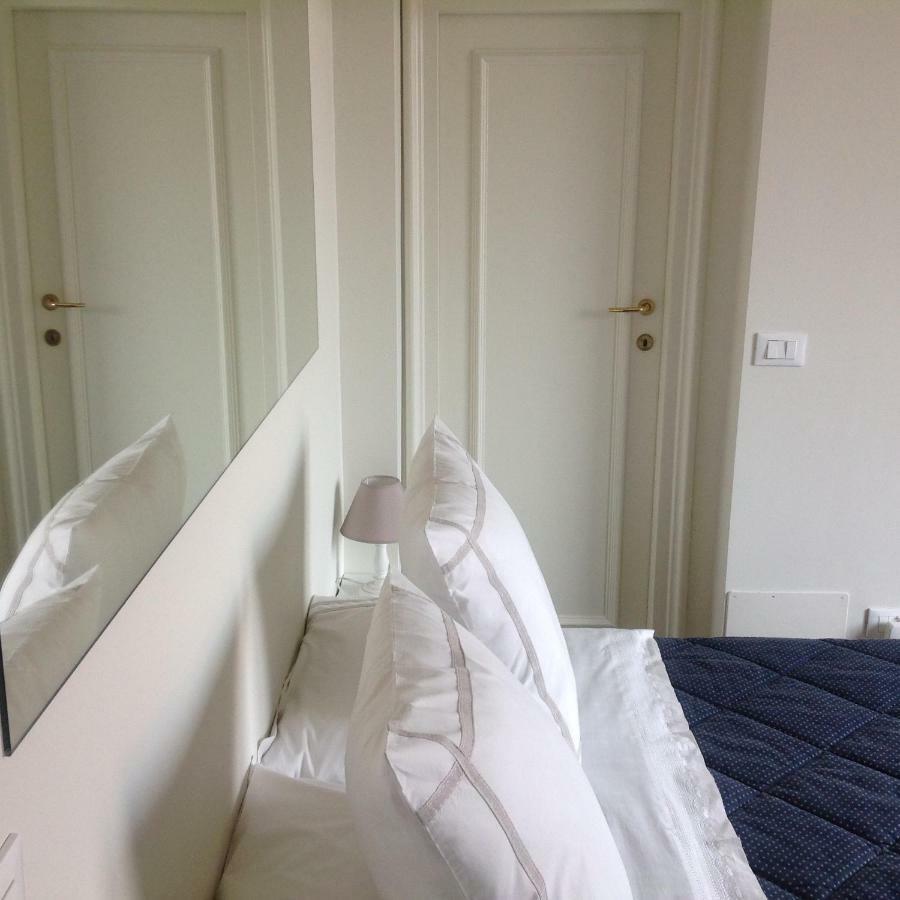 Apartment Pied A Terre With Terrazza In Milan City Center Buitenkant foto